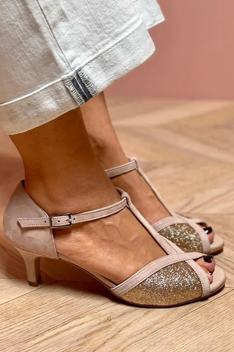 SANDALIA CON BRILLO Y TACÓN BAJO