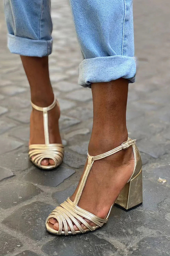 SANDALIAS ELEGANTES CON TIRANTE EN T