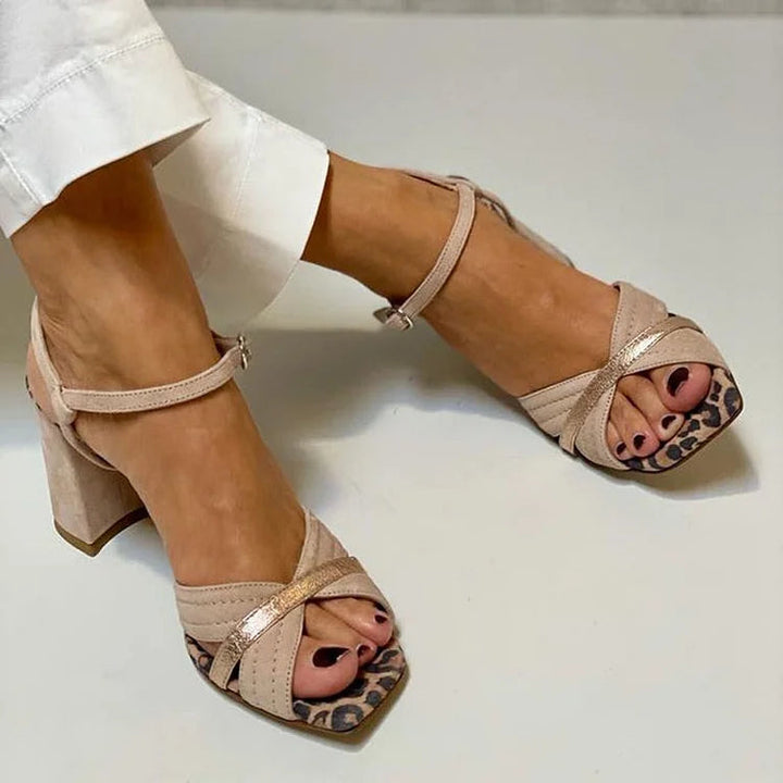 SANDALIAS DE TACÓN CON TIRA CRUZADA