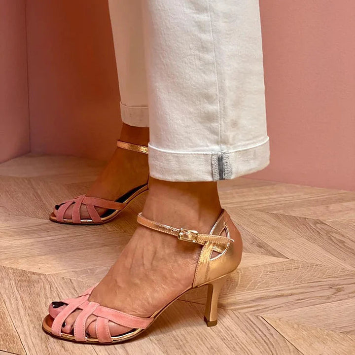 SANDALIAS ALTAS CON CINTURONES