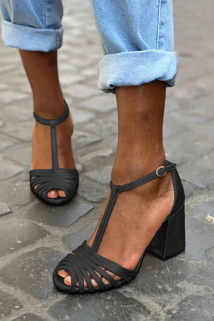 SANDALIAS ELEGANTES CON TIRANTE EN T