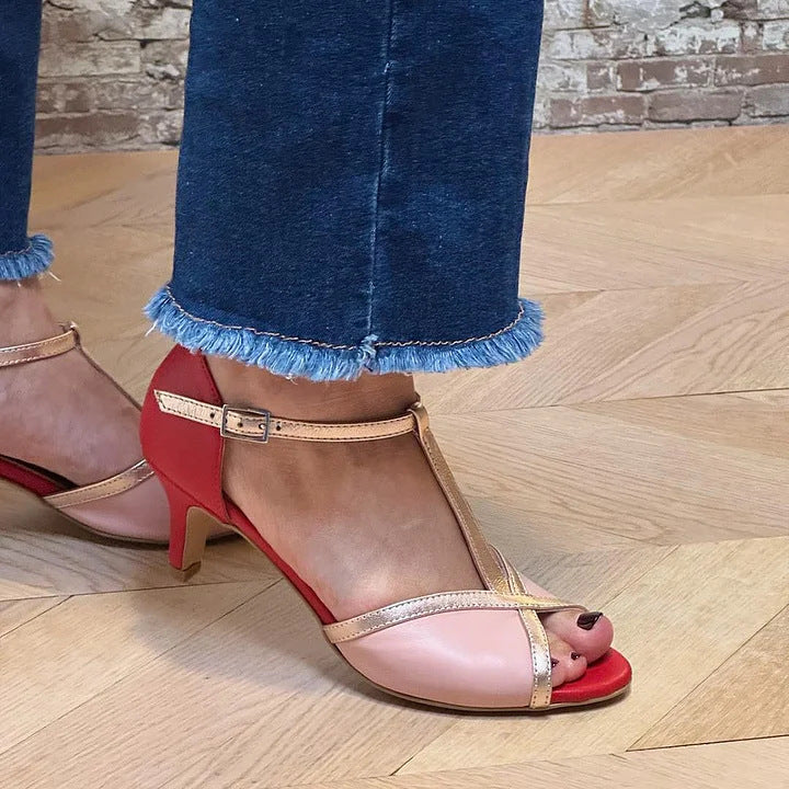 SANDALIA ELEGANTE CON CINTURÓN EN T